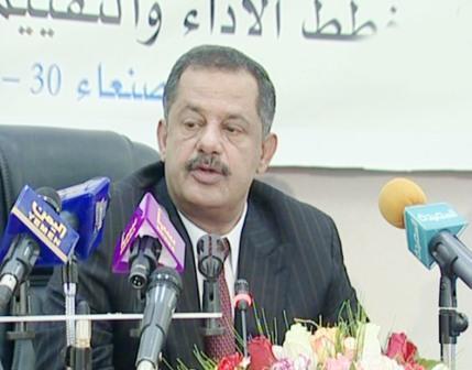 د. مجور يلقي كلمة في افتتاح اللقاء الموسع أمس